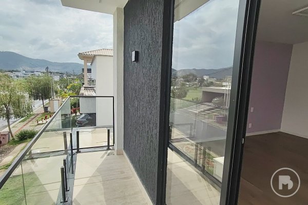 Casa de Alto Padrão com 3 quartos no Alphaville por R$ 2.400.000,00