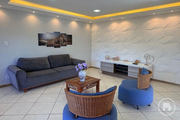 Casa 4 quartos à venda em Condomínio Pé na Areia (Recanto - Itaipuaçu), 500 m² por R$ 1.100.000