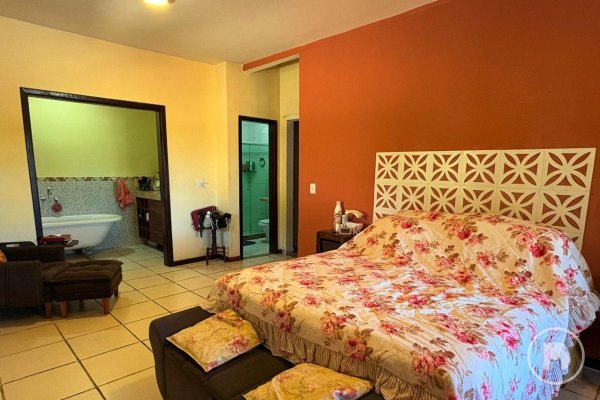 Casa 4 quartos à venda em Condomínio Pé na Areia (Recanto - Itaipuaçu), 500 m² por R$ 1.100.000