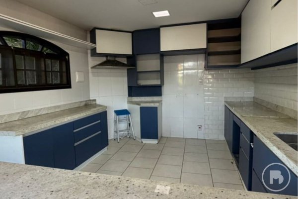 Casa 4 quartos à venda em Condomínio Pé na Areia (Recanto - Itaipuaçu), 500 m² por R$ 1.100.000